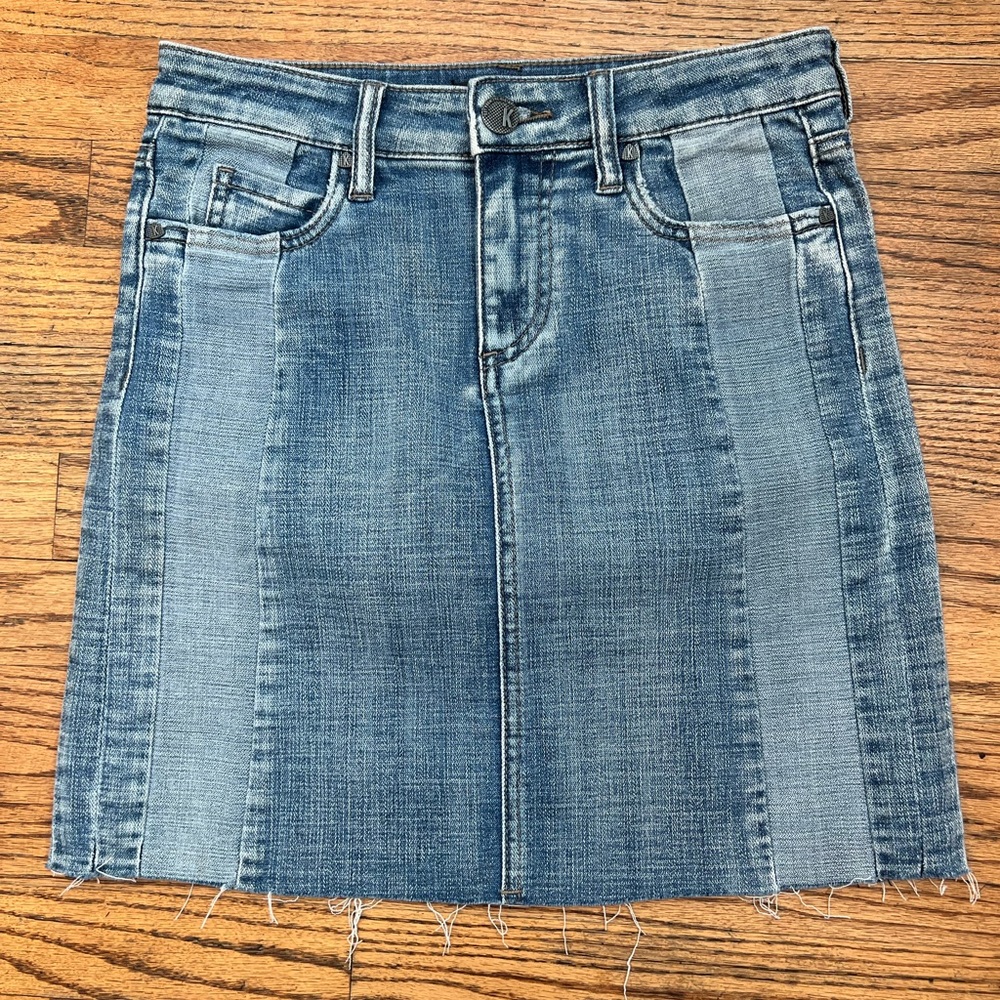 Kut from the Cloth Joey contrast detail raw hem denim mini skirt